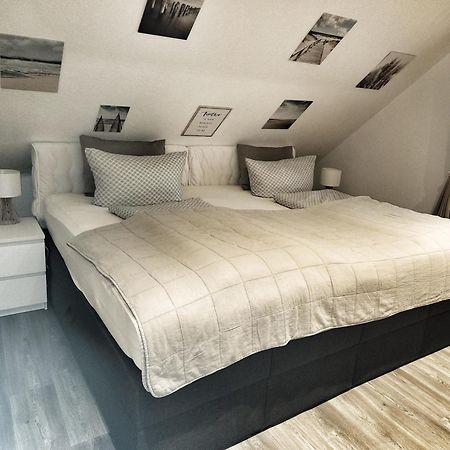 Nordsee Anker: Modern Two-Bedroom Holiday Apartment in Ostermarsch Norden Exterior photo