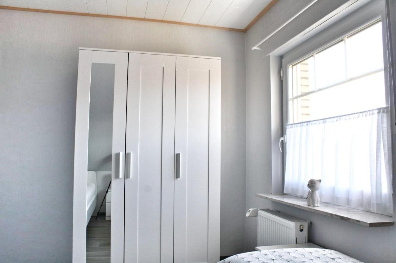 Nordsee Anker: Modern Two-Bedroom Holiday Apartment in Ostermarsch Norden Exterior photo