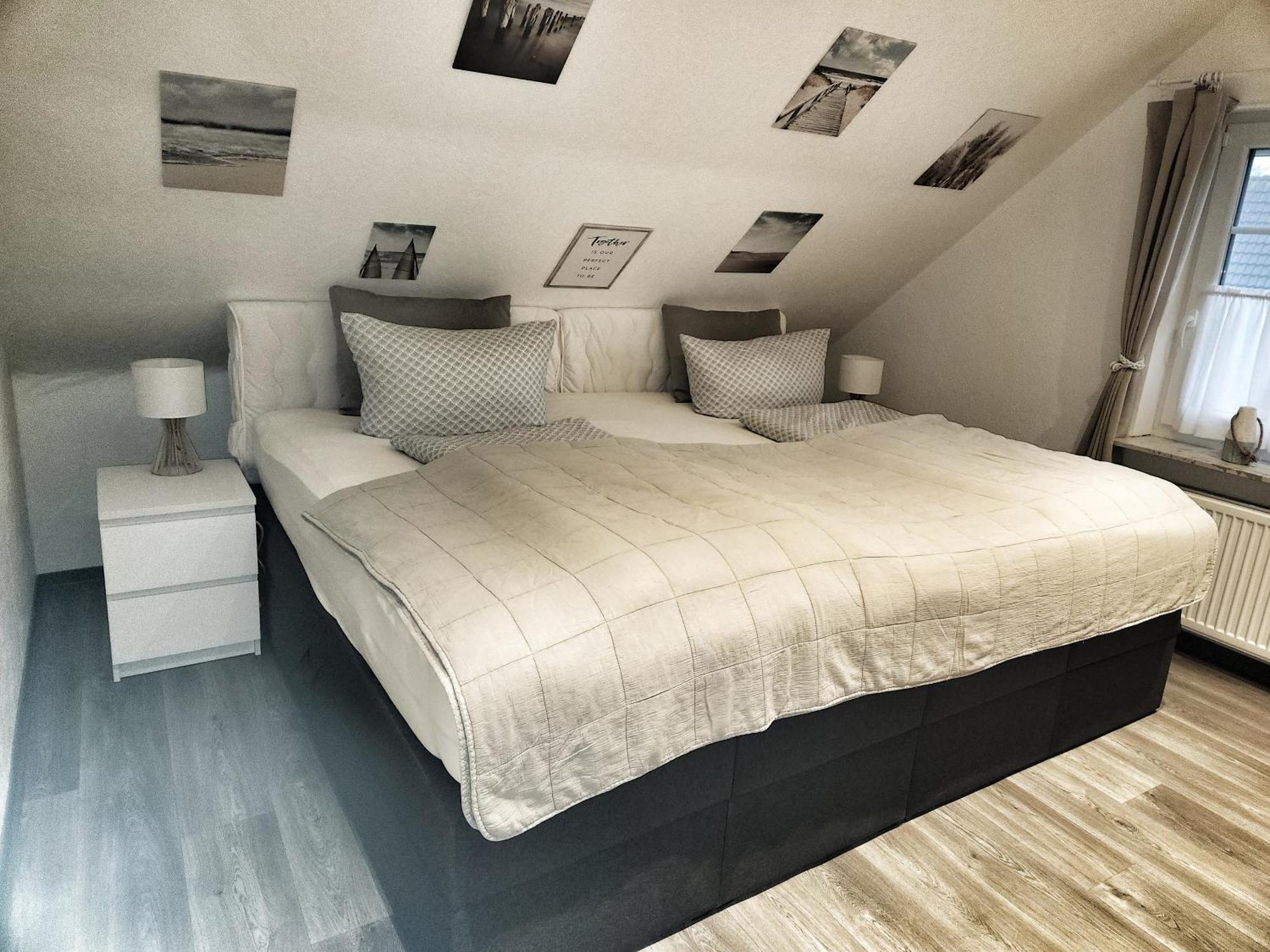 Nordsee Anker: Modern Two-Bedroom Holiday Apartment in Ostermarsch Norden Exterior photo